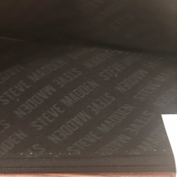 💥💥Sold Steven Madden Wristlet! New!!! - Picture 5 of 5